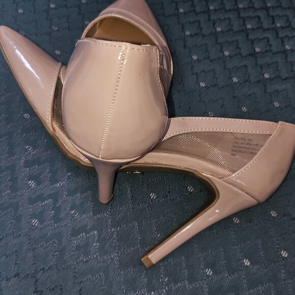Thalia Sodi Patent Leather Nude 3.5 Inch Heels with Mesh Side Accents Size 6M - Picture 8 of 14